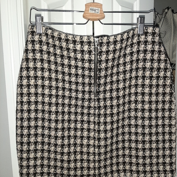 Mini Skirt - Picture 3 of 3